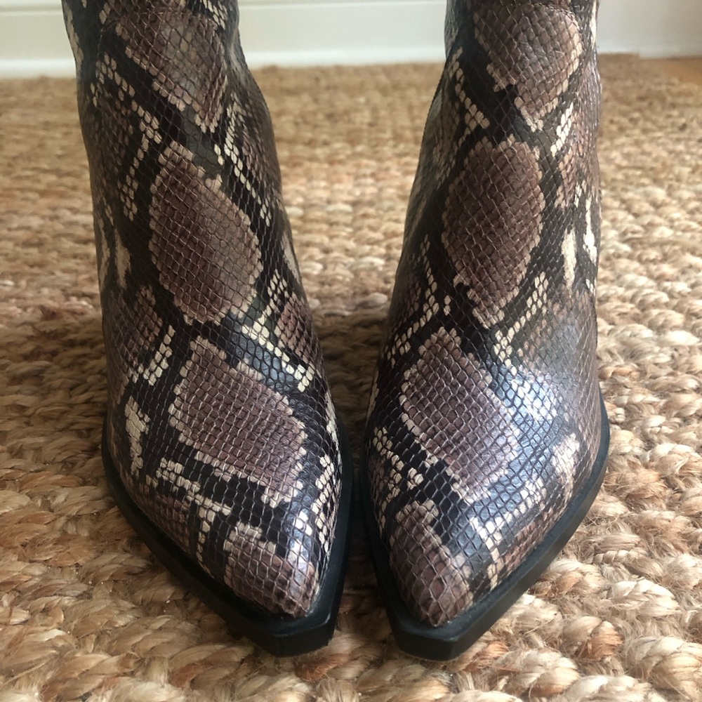 Vince Camuto Gravana Knee High Boots. Size 7.5 - Picture 6 of 15